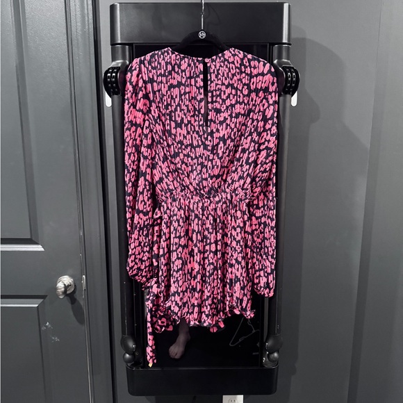 C/MEO Collective Pink and Black Pleated Dress - Picture 5 of 6